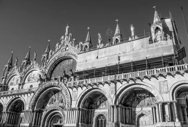 Increíble Basílica de San Marco en Venecia Plaza de San Marcos — Foto de Stock