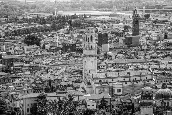 城市中心的维罗纳意大利-鸟瞰图 — 图库照片
