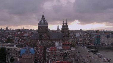 Amsterdam şehir merkezi üzerinde şaşırtıcı havadan görünümü