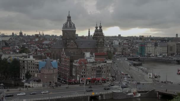 Amsterdam w godzinach wieczornych - widok z lotu ptaka — Wideo stockowe