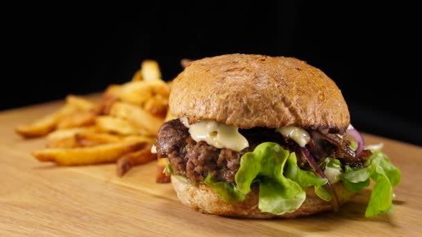Vynikající rychlé občerstvení Burger - Hamburger připravené k jídlu