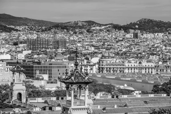 Bella città di Barcellona - vista aerea dal Museo Nazionale d'Arte di Placa de Espanya — Foto Stock
