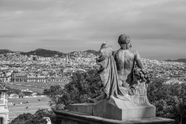 Şaşırtıcı görünümünden merdivenlerden Ulusal Sarayı Mnac, Barcelona üzerinden