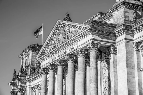 Spolkový vládní úřad - Německý Bundestag Reichtagsgebaeude in Berlin — Stock fotografie