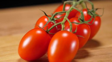 Kırmızı domates atış kapatın