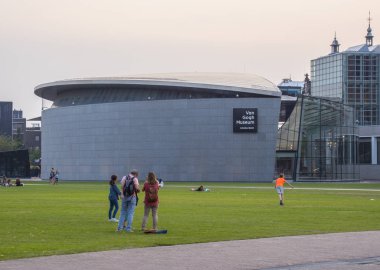 Van Gogh Müzesi Museum Square Amsterdam - Amsterdam - Hollanda - 20 Temmuz 2017