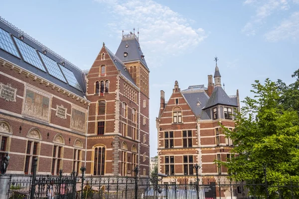 Вражаюча будівля Національного музею Амстердама - Амстердам - Нідерланди - 20 липня 2017 — стокове фото
