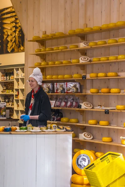 典型的奶酪店，在阿姆斯特丹-著名城市 — 图库照片