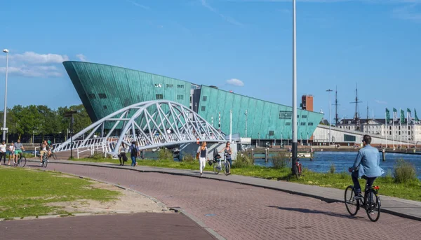 Nemo Bilim Müzesi Amsterdam - şehrin popüler bir yer