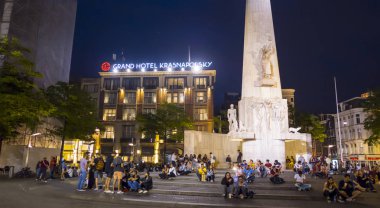 Krasnapolsky otel - Amsterdam - Hollanda - 20 Temmuz 2017 Amsterdam'da Dam Meydanı