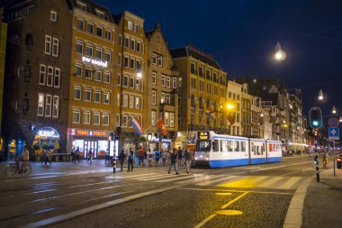 Damrak Amsterdam - Amsterdam - Hollanda - 20 Temmuz 2017, sokak görünümü