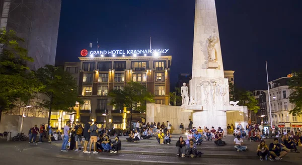 Krasnapolsky otel - Amsterdam - Hollanda - 20 Temmuz 2017 Amsterdam'da Dam Meydanı