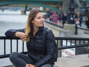 Londra'da Thames Nehri, rahatlatıcı
