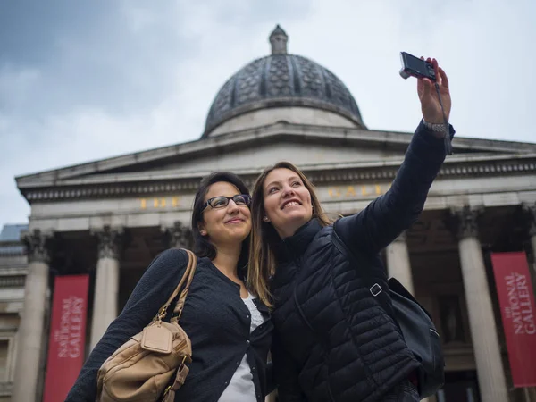 Selfies Londra'da - kızlar gezi yapma