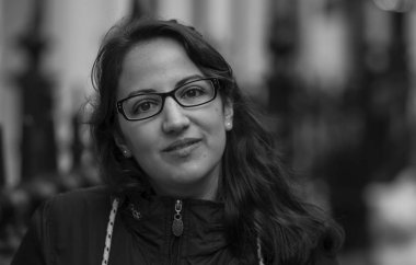 Türkiye'den bir genç kızın siyah beyaz portre