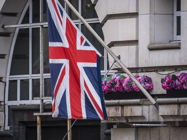 British Flag on a building in London — Stock Photo, Image