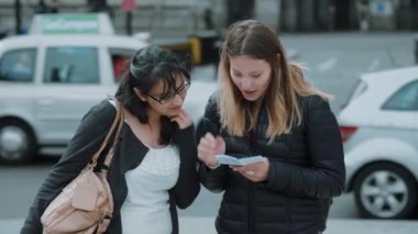 Londra - city gezi'iki genç kız