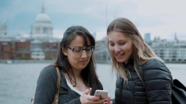 Cep telefonunda bir mesaj kontrol