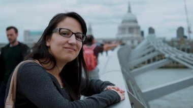 Londra'ya bir gezi genç kız