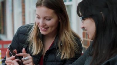 Fotoğraflar cep telefonu kontrol