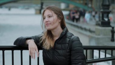 Londra'ya bir gezi genç kız