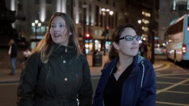 Londra'da iki arkadaş gece