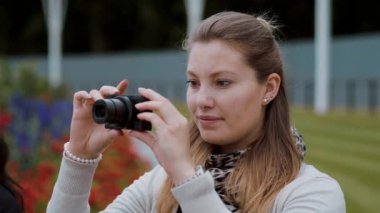 Bir turistik gezi fotoğraf çekmek