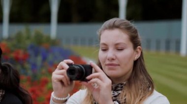 Bir turistik gezi fotoğraf çekmek
