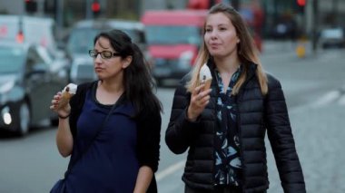 Enyoing dondurma yaz - Londra şehir yürüyüş