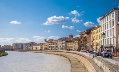 Pisa bir harika gün - Pisa İtalya - 13 Eylül 2017 Arno Nehri