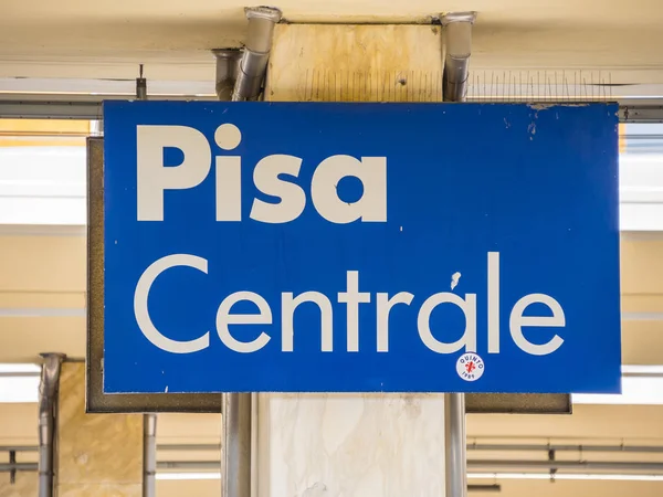 Pisa Central station called Pisa Centrale - PISA ITALY - SEPTEMBER 13, 2017 — Stock Photo, Image