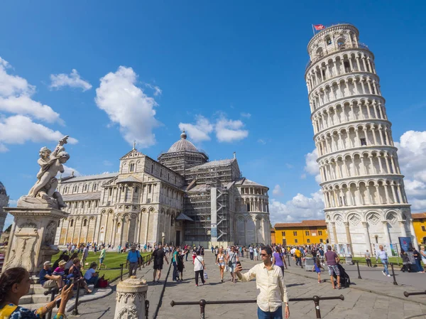 Ünlü kule Pisa - bina - Toskana bölgesindeki Pisa İtalya'nın - 13 Eylül 2017