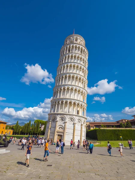 L'attraction touristique la plus célèbre de Pise - La Tour penchée - PISA ITALIE - 13 SEPTEMBRE 2017 — Photo