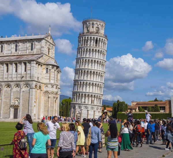 La Torre Pendente di Pisa in una giornata di sole - PISA ITALIA - 13 SETTEMBRE 2017 — Foto Stock