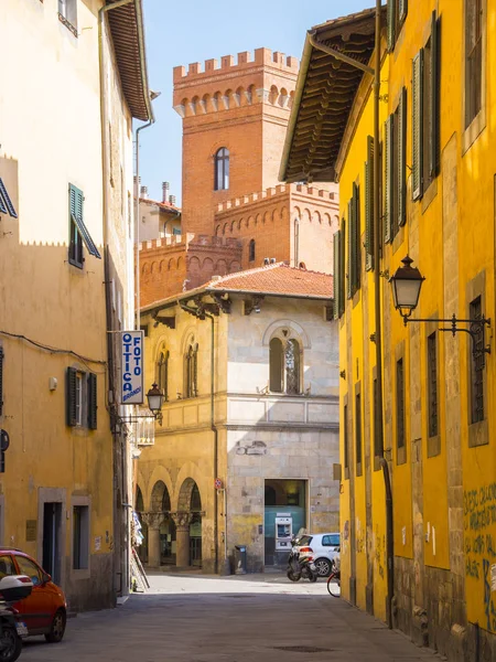 O colorido bairro histórico da cidade de Pisa - PISA ITÁLIA - 13 de setembro de 2017 — Fotografia de Stock