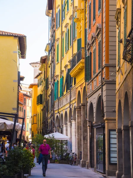 Renkli tarihi bölgesindeki Pisa - Pisa İtalya - 13 Eylül 2017