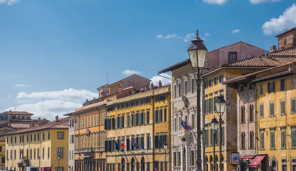 O maravilhoso centro da cidade de Pisa com Rio Arno - PISA ITÁLIA - 13 de setembro de 2017 — Fotografia de Stock