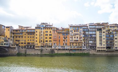Floransa'da Arno Nehri boyunca güzel binalar