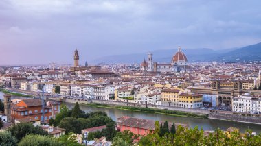 Piazzale Michelangelo Floransa Michelangelo Meydanı'na üzerinden panoramik görünüm adı
