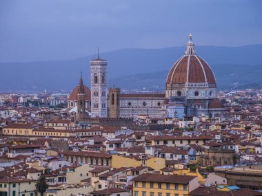 Piazzale Michelangelo Floransa Michelangelo Meydanı'na üzerinden panoramik görünüm adı