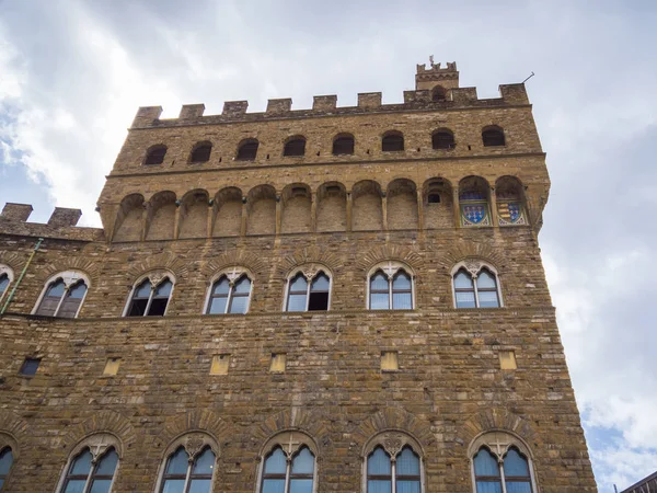 Famoso Palazzo Vecchio en Florencia - el Palacio Vecchio en el centro histórico de la ciudad — Foto de Stock