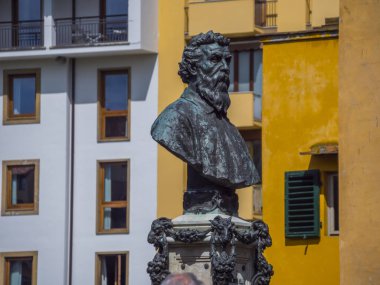 Benvenuto Cellini Ponte Vecchio Köprüsü'nde Venedik heykeli