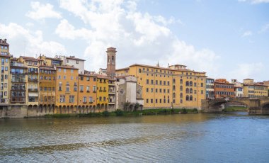 Floransa'da Arno Nehri boyunca güzel binalar