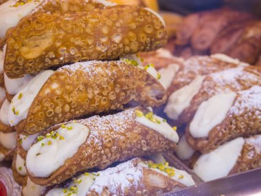 Bir tipik İtalyan pasta uzmanlık - ünlü Cannoli