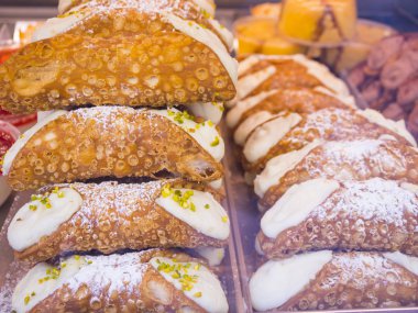 Bir tipik İtalyan pasta uzmanlık - ünlü Cannoli