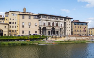 Ünlü Uffizi Müzesi ve Floransa galerilerinde