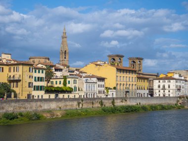 Floransa şehir Arno Nehri