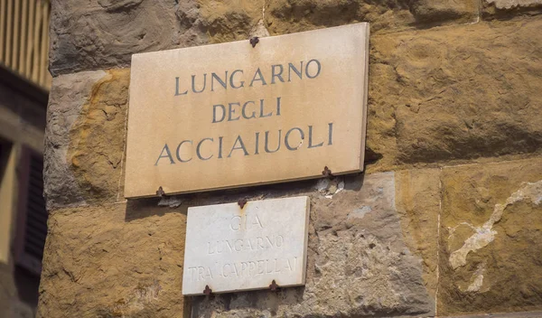 Floransa'da tarihi ilçe eski sokak işaretleri