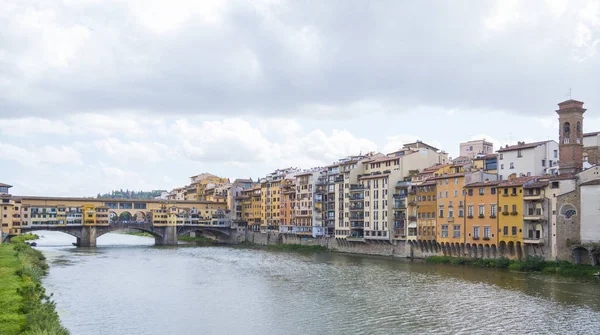 Floransa şehir Arno Nehri