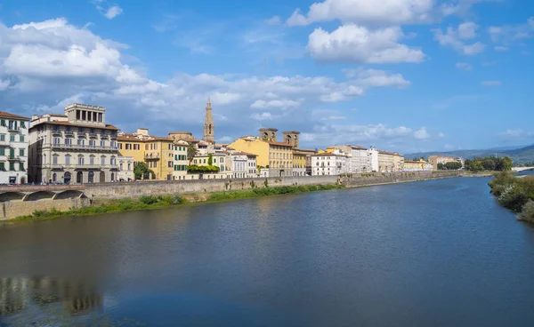 Floransa şehir Arno Nehri